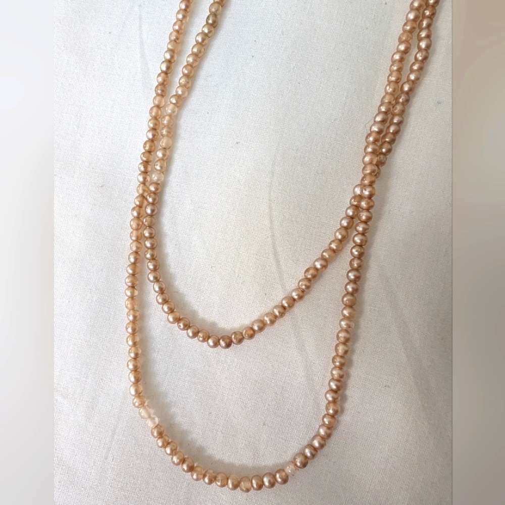 VINTAGE mini pearl strand necklace